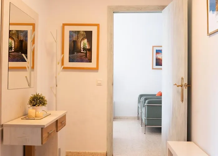 Bateles - Frente A La Playa * 科尼尔-德拉弗龙特拉